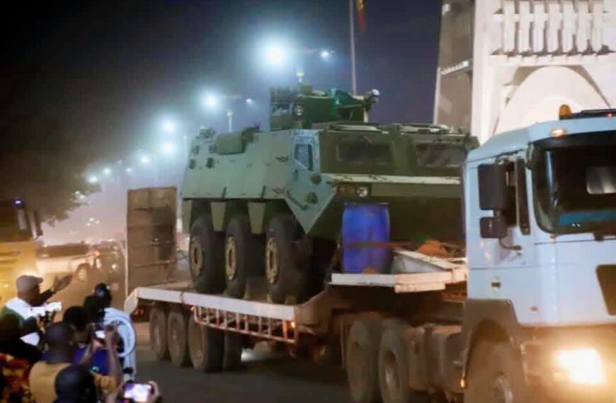 La llegada de material militar chino a Mali no cesa